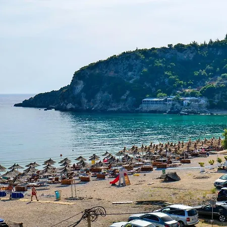 Alex & Sofi Himare