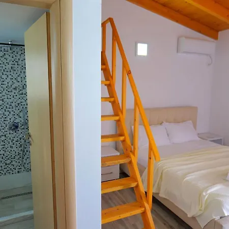 Alex & Sofi Apartment